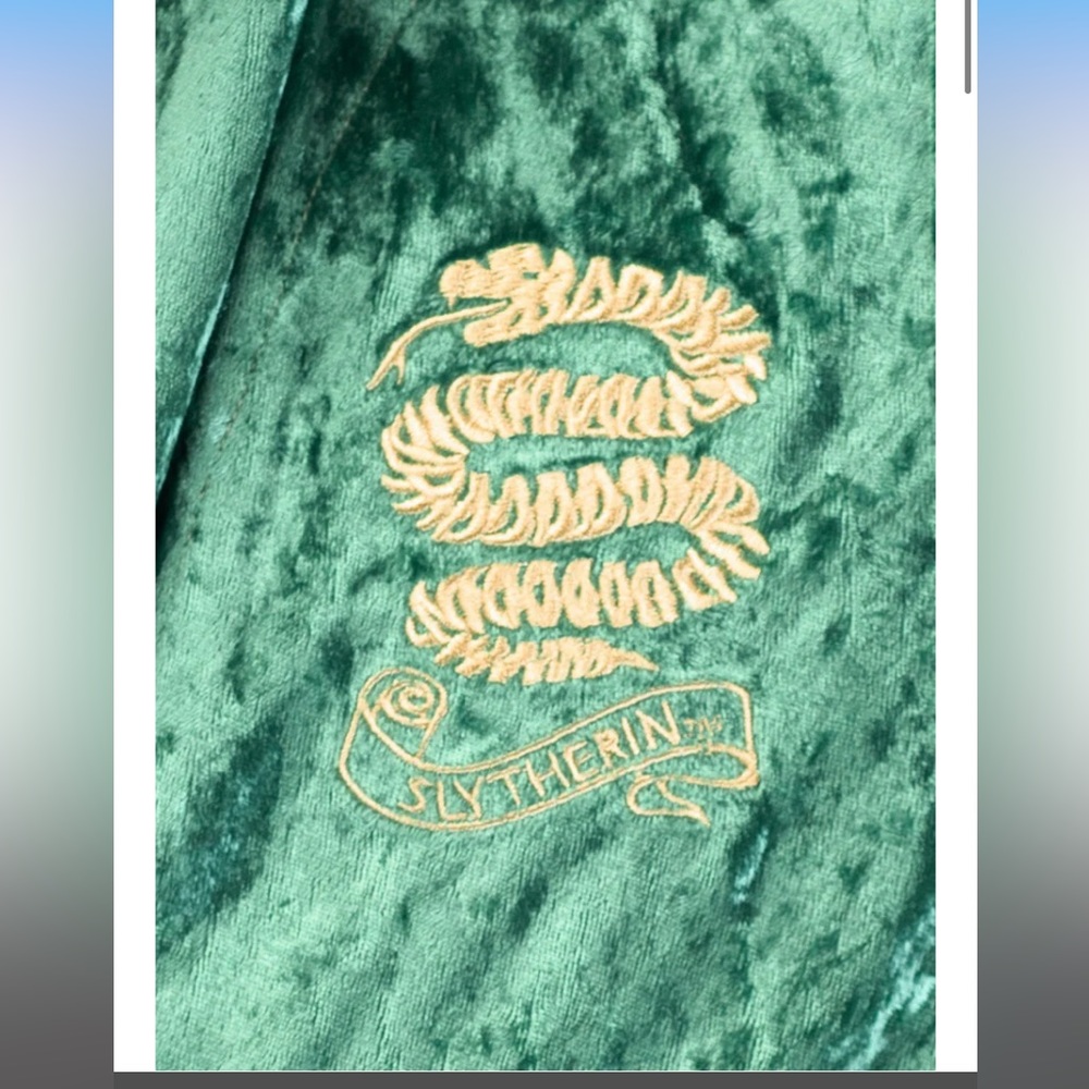Harry Potter Slytherin Robe - Picture 3 of 5